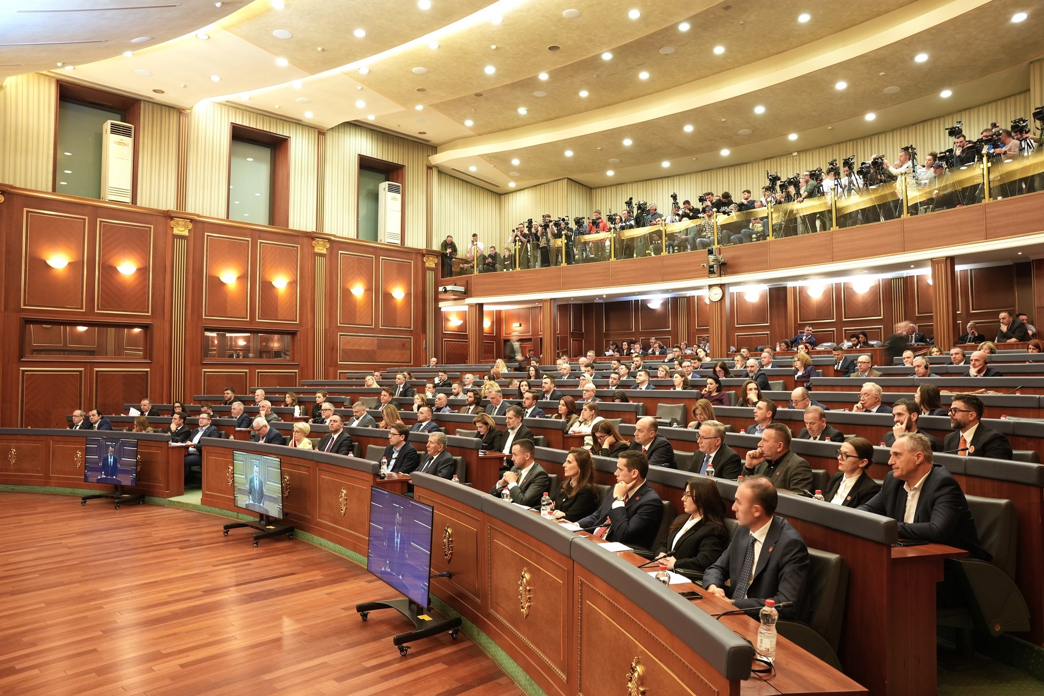 PDK përshëndet votimin e Rezolutës për Hagën  Akt përgjegjësie shtetërore dhe uniteti institucional