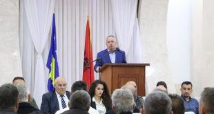 Kryetari i Komunës së Junikut, Agron Kuçi, po garon edhe për një mandat për kryetar të kësaj komune