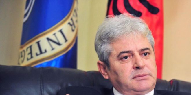 Ahmeti: Ekzistenca e shumë partive po i dëmton shqiptarët në Maqedoni, ne nuk jemi shumë për t’u ndarë