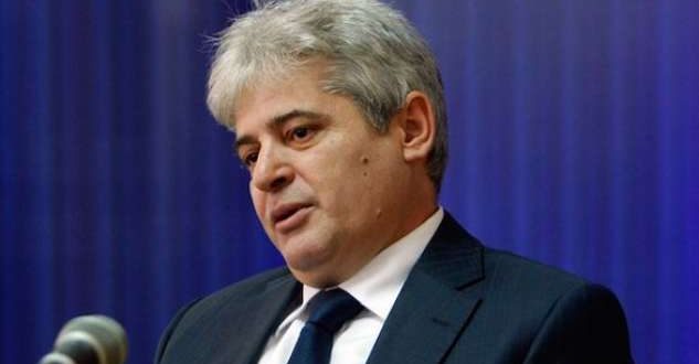 Lideri i BDI-së, Ali Ahmeti thotë se shqiptarëve në Maqedoni nuk u duhen më shumë se dy parti politike