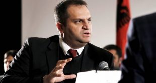 Ahmeti: Përderisa Beogradi e ka dinamizuar aktivitetin e tij politik kundër integrimit të serbëve të Kosovës, BE heshtë