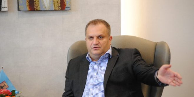Shpend Ahmeti: Tubimet në sheshe të rrezikshme dhe në kundërshtim me të gjitha rekomandimet e dhëna
