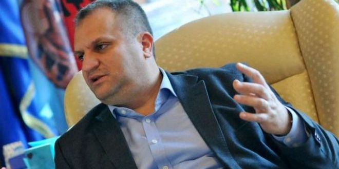 Kryetari i Prishtinës, Shpend Ahmeti, thotë se rikthimi i pandemisë mund të marrë shumë jetë njerëzish