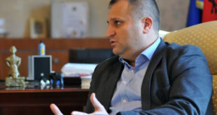 Kryetari i Prishtinës, Shpend Ahmeti i mbikëqyri punimet tek çerdhja e re që po ndërtohet në Kodrën e Trimave