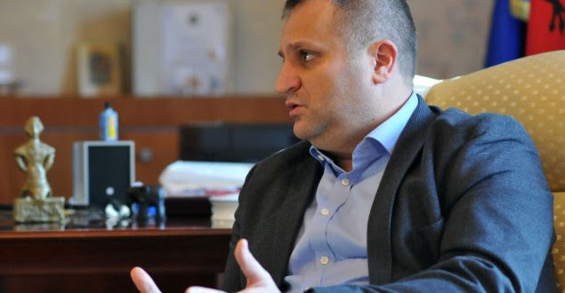 Kryetari i Prishtinës, Shpend Ahmeti i mbikëqyri punimet tek çerdhja e re që po ndërtohet në Kodrën e Trimave