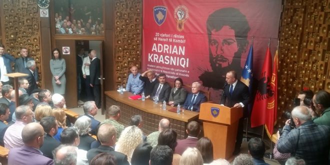 Në 20-vjetorin e rënies u përkujtua dëshmori i radhëve të para të UÇK-së, Adrian Krasniqi