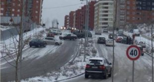 Janë evidentuar dhjetëra aksidente si pasojë e reshjeve të borës në 24 orët e fundit