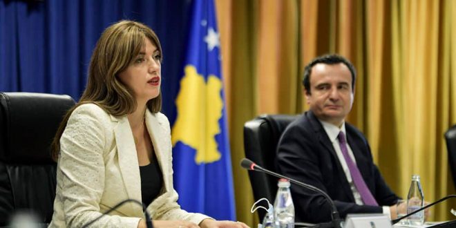 Mero Baze  Albin Kurti po pret një Hamza Kastrioti nga opozita  por ai ende nuk po vjen