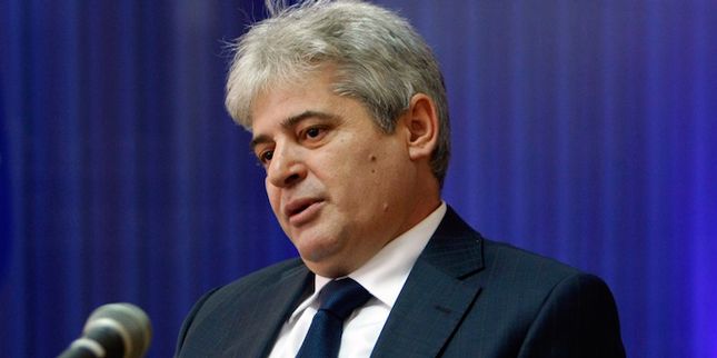 Kryetari i BDI-së Ali Ahmeti shpalli fitoren në shumicën e komunave shqiptare