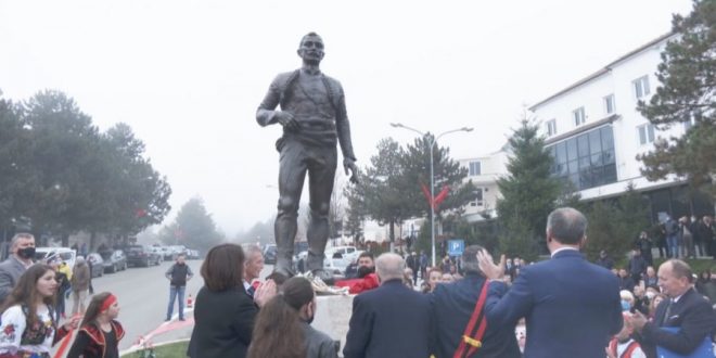 Në qendër të Tropojës vendoset shtatorja e patriotit dhe zëvendës-komandantit të ushtrisë së Lidhjes së Prizrenit, Ali Ibër Neza