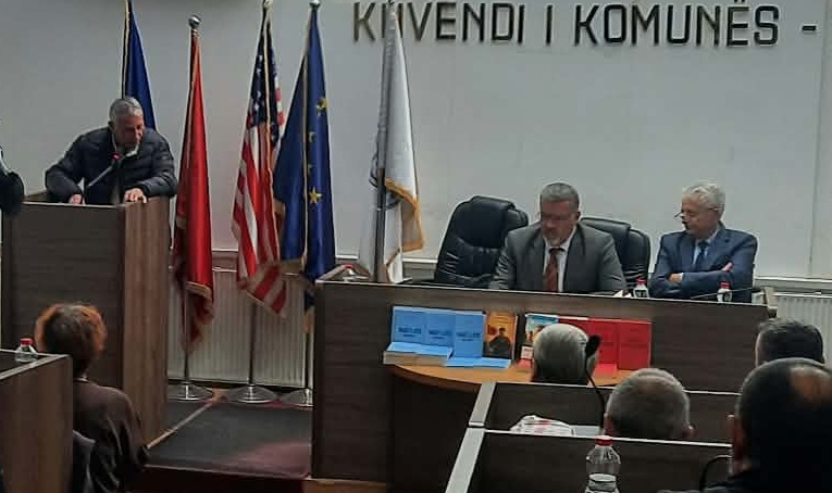 ne-viti-perurohen-dy-libra-te-ali-tahirit-nje-ngjarje-letrare-kushtuar-kujteses-jetes-dhe-historise