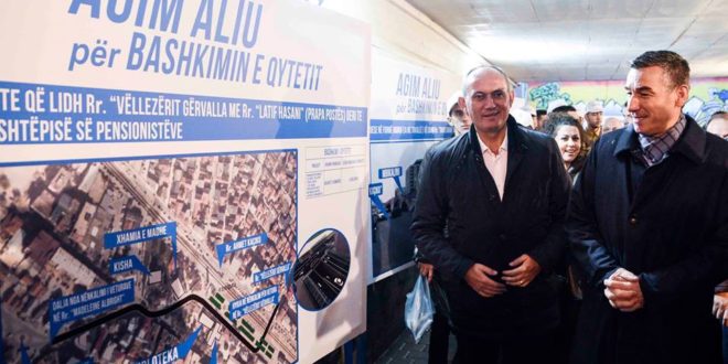 Kadri Veseli dhe Agim Aliu kanë prezantuar projektin “Bashkimi i Qytetit” për Ferizaj