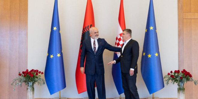 Andrej Plenkoviq: Komuniteti ndërkombëtarë duhet të ketë reagime të qarta dhe t’i përkrahë institucionet e Kosovës pas sulmit serb në veri