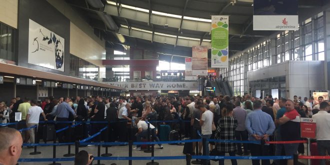 Punëtorët e Aeroportit Ndërkombëtar të Prishtinës “Adem Jashari” sot hyjnë në grevë 24-orëshe