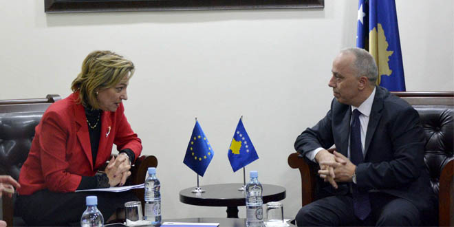 Ministri i Infrastrukturës, Lutfi Zharku, priti në takim shefen e BE-së në Kosovë, Nataliya Apostolova