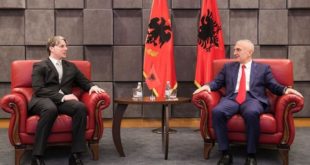 Kryetari Meta ka pritur Kryetarin e Partisë “Alternativës për Ndryshim”, si dhe Kryetarin e emëruar të Komunës së Preshevës, Shqipërim Arifin