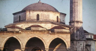 23 vjet pas shkatërrimit nga forcat serbe, fillon rindërtimi i xhamisë “Arnaudije” në Banjallukë të Bosnjës