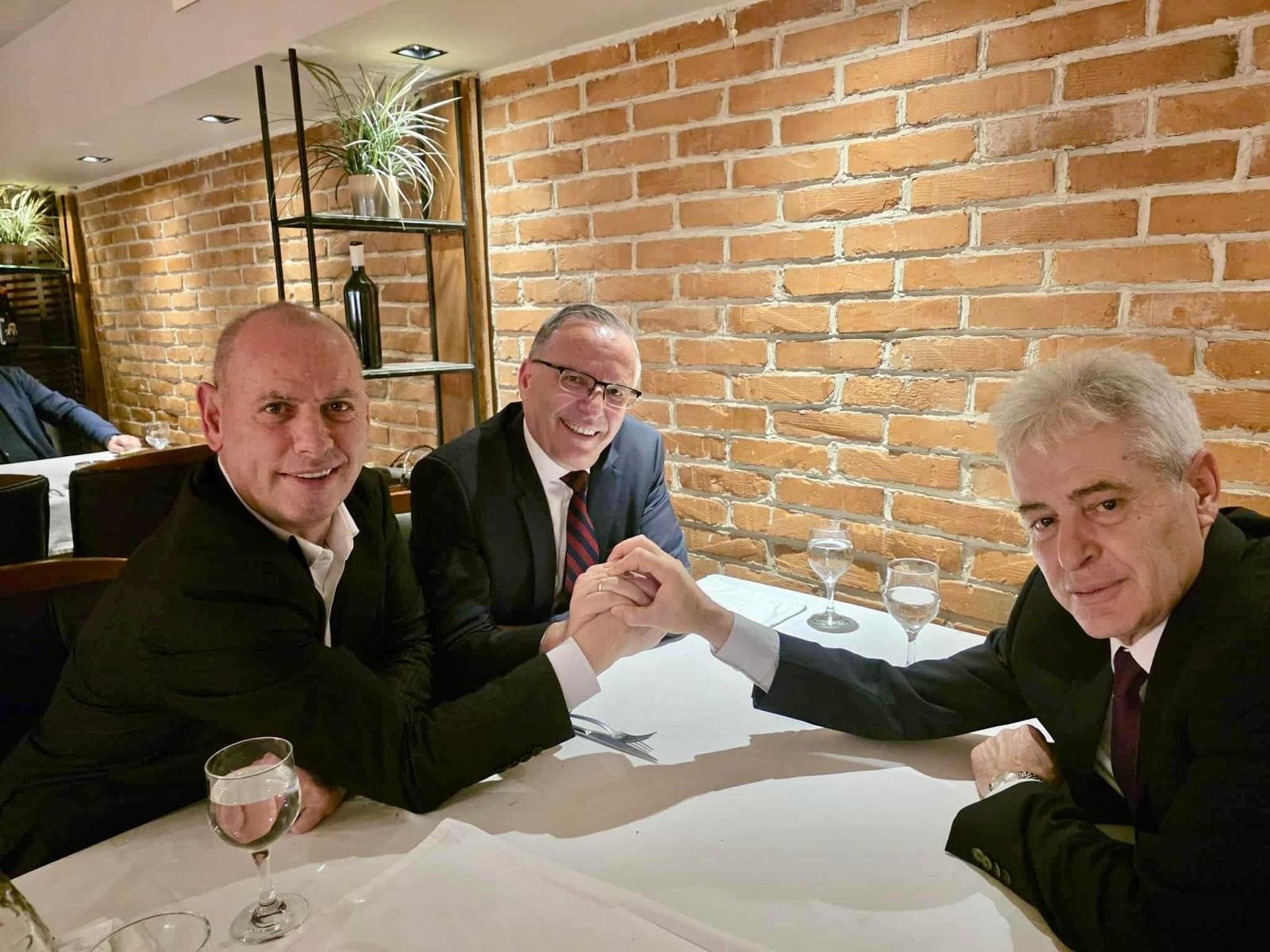 Pajtimi në PDK  Haliti përshëndet takimin Hamza   Lladrovci   Ahmeti