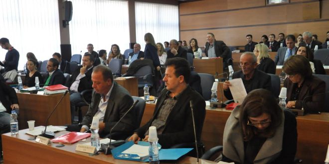 LDK: Shpend Ahmeti keqmenaxhon 80 mijë euro të buxhetit të Komunës përmes subvencioneve