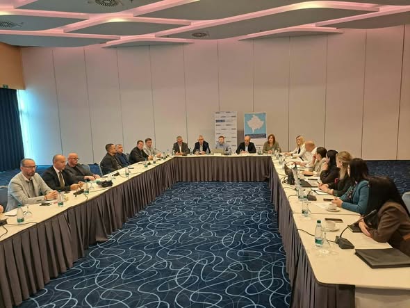 U mbajt punëtoria njëditore e organizuar nga Asociacioni i Komunave të Kosovës dhe Ministria e Administrimit të Pushtetit Lokal