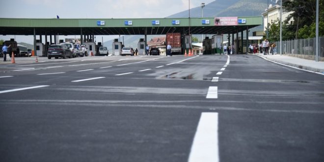 Sot është përuruar zgjerimi dhe rehabilitimi i hyrjes së pikës kufitare Kosovë – Shqipëri, në Vërmicë