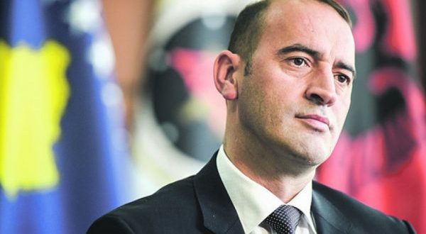 Daut Haradinaj paralajmëron arrestime të zyrtarëve nivelit të lartë në qeverinë e drejtuar nga Albin Kurti