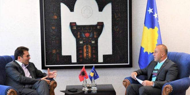 Kryeministri i Kosovës Ramush Haradinaj takon kryetarin e Partisë Republikane të Shqiperisë, Fatmir Mediun