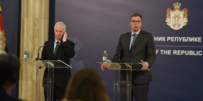 Senatori amerikan Ron Johnson i thotë Vuçiqit së SHBA-të nuk imponojnë zgjidhjen për Kosovën