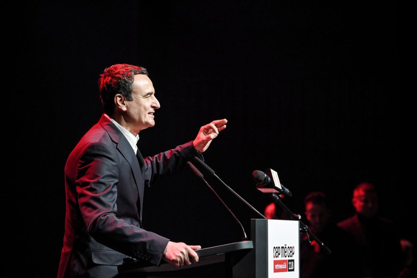 Jeton Kelmendi  DY POLITIKANË NË NJË TRUP  ALBINI PREMTUES DHE KURTI QEVERISËS  OSE ÇFARË FOLI DHE ÇFARË BËRI AI