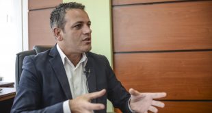 Arben Gashi: T'i mundësohet kandidimi Albin Kurtit, duam ta mundin në proces zgjedhor e jo në atë ligjor