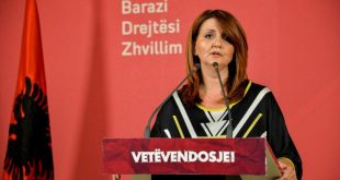 Nënkryetarja e Vetëvendosjes, Fatmire Kollçaku-Mulhaxha, ka kritikuar kompanitë që ofrojnë sigurim shëndetësor