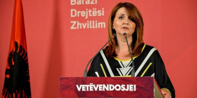 Nënkryetarja e Vetëvendosjes, Fatmire Kollçaku-Mulhaxha, ka kritikuar kompanitë që ofrojnë sigurim shëndetësor