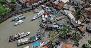 Numri i viktimave të cunamit të shkaktuar nga vullkani Anak Krakatau në Indonezi është rritur në 373