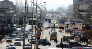 Policia e Kosovës po vazhdon të zbatojë vendimin për ndalimin e qarkullimit të veturave në Prishtinë