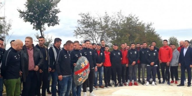 Ekipi i klubit futbollistik "Bardhosh Gërvalla" nga Gjermania, vizitoi kompleksin e heronjve në Dubovik të Deçanit