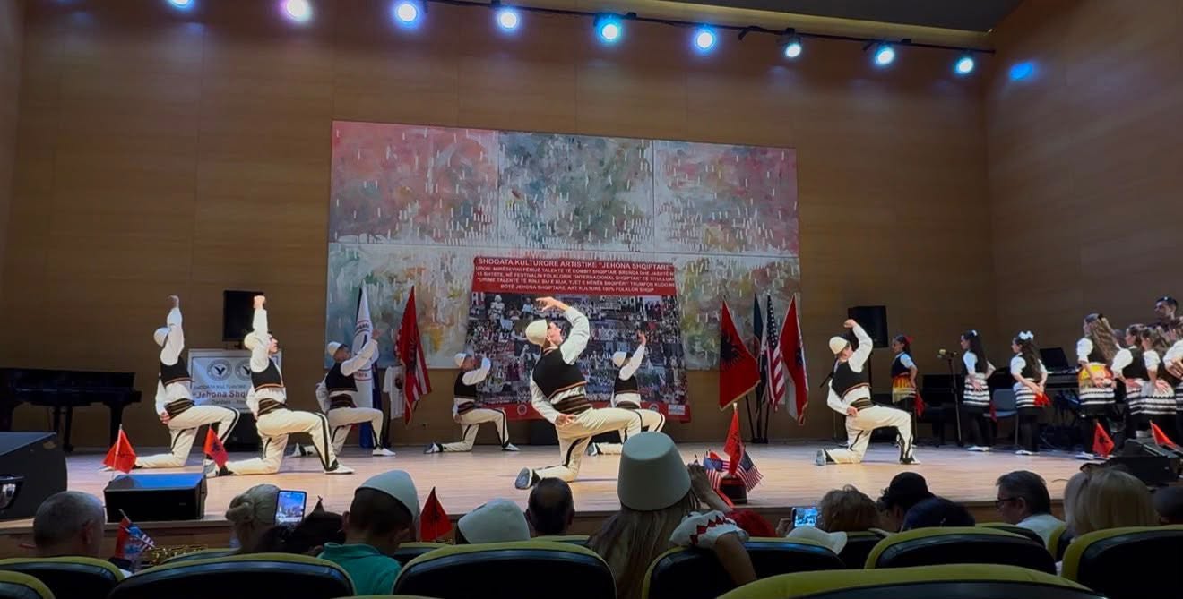 Kryetari Ramosaj ka uruar AKV  Deçani  për sukseset në Festivalin Mbarëkombëtar të Këngëve dhe Valleve në Tiranë