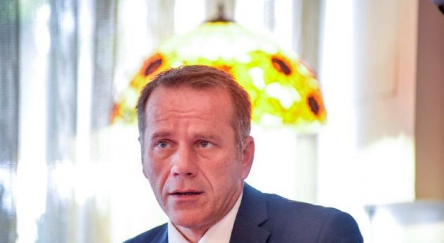 Avni Arifi për raportin Albin Kurti   Vjosa Osmani  Kur jeton prej tradhtisë  s ke çare pa e shiju tradhtinë