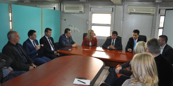Ministri Arsim Bajrami vizitoi Institutin Pedagogjik të Kosovës