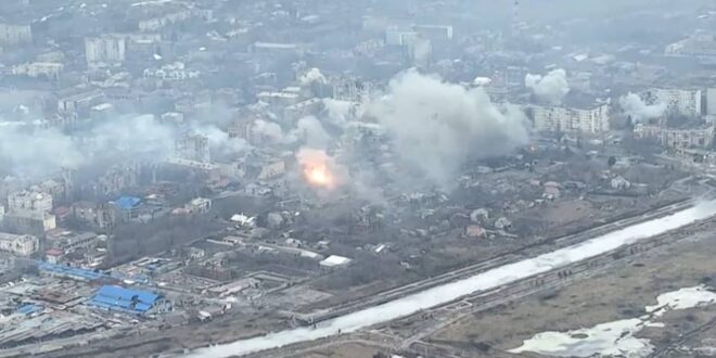 Jens Stoltenberg, paralajmëroi se qyteti i shkatërruar ukrainas, Bahmut, mund të bie në duart e rusëve gjatë ditëve në vijim