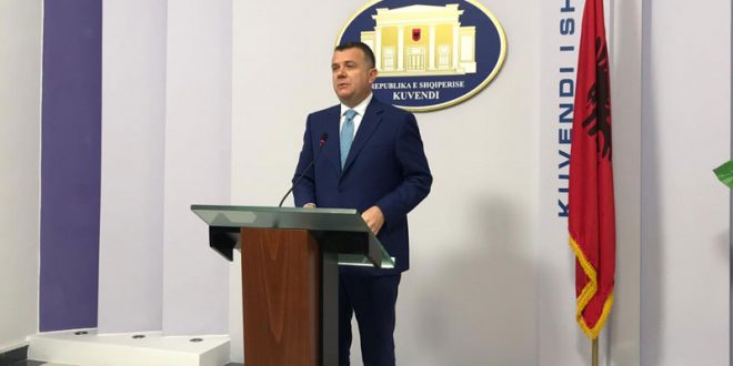 Partia Socialiste, bënë të ditur se ka dorëzuar kërkesën zyrtare të mazhorancës për shkarkimin e kryetarit, Ilir Meta
