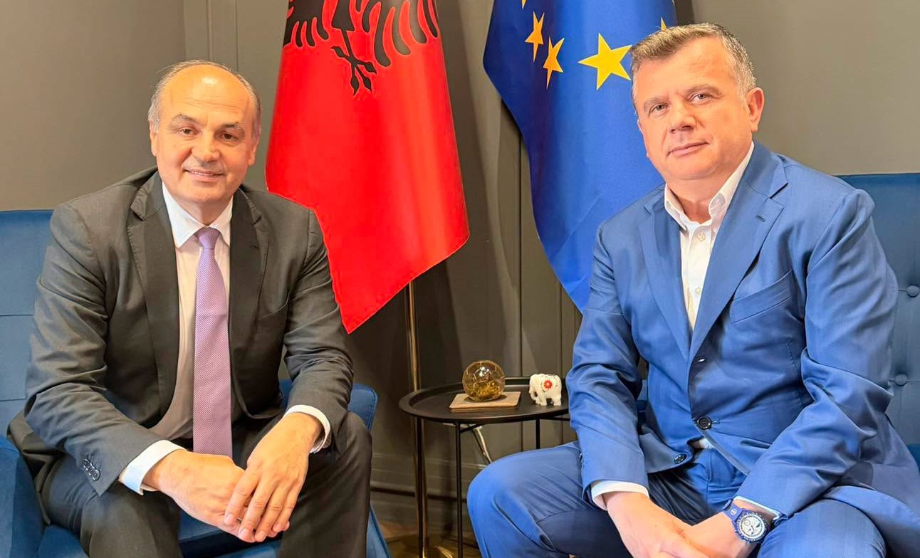 Taulant Balla pret Enver Hoxhajn  diskutojnë për Hagën  integrimin evropian dhe sigurinë në rajon