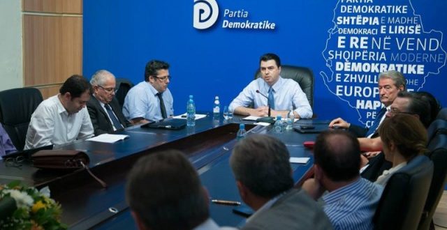 Përçarje në PD pas refuzimit të përmbajtjes së Reformës në drejtësi