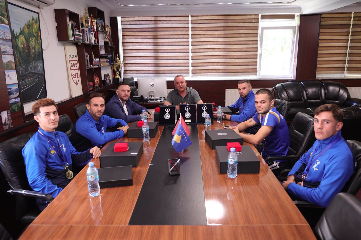 Kryetari Ramosaj priti në takim fituesit e medaljeve të Kampionatit Botëror në Muaythai  IFMA 2026 