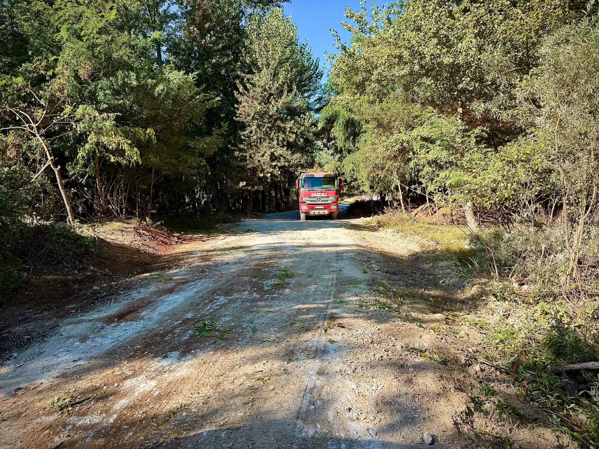 Filluan punimet për rregullimin e rrugës  Sadri e Adem Osaj 