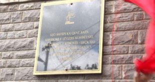 LKÇK-ja vendosi pllaka përkujtimore në gjashtë lokacione të ndryshme në Prishtinë