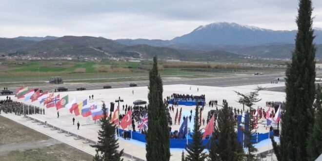 Kryetari AAK-së, Ramush Haradinaj, deklaroi se Baza ajrore e NATO-s, në Kuçovë të Shqipërisë, është bazë e sigurisë rajonale të Ballkanit