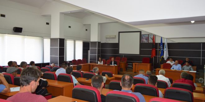 Kryetari i Komunës së Malishevës, Ragip Begaj, ka mbajtur takimin e parë publik me qytetarë