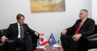 Ministri i FSK-së, Rrustem Berisha, priti ambasadorin e Kanadasë, Daniel Maksymi