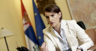 Ana Brnabiq thotë se nuk tërhiqet nga deklaratat skandaloze e raciste të bëra ditë me parë për shqiptarët