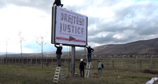 Përurohet billbordi me pamje të obeliskut për 1432 fëmijët martirë të Kosovës, të vrarë masakruar nga Serbia